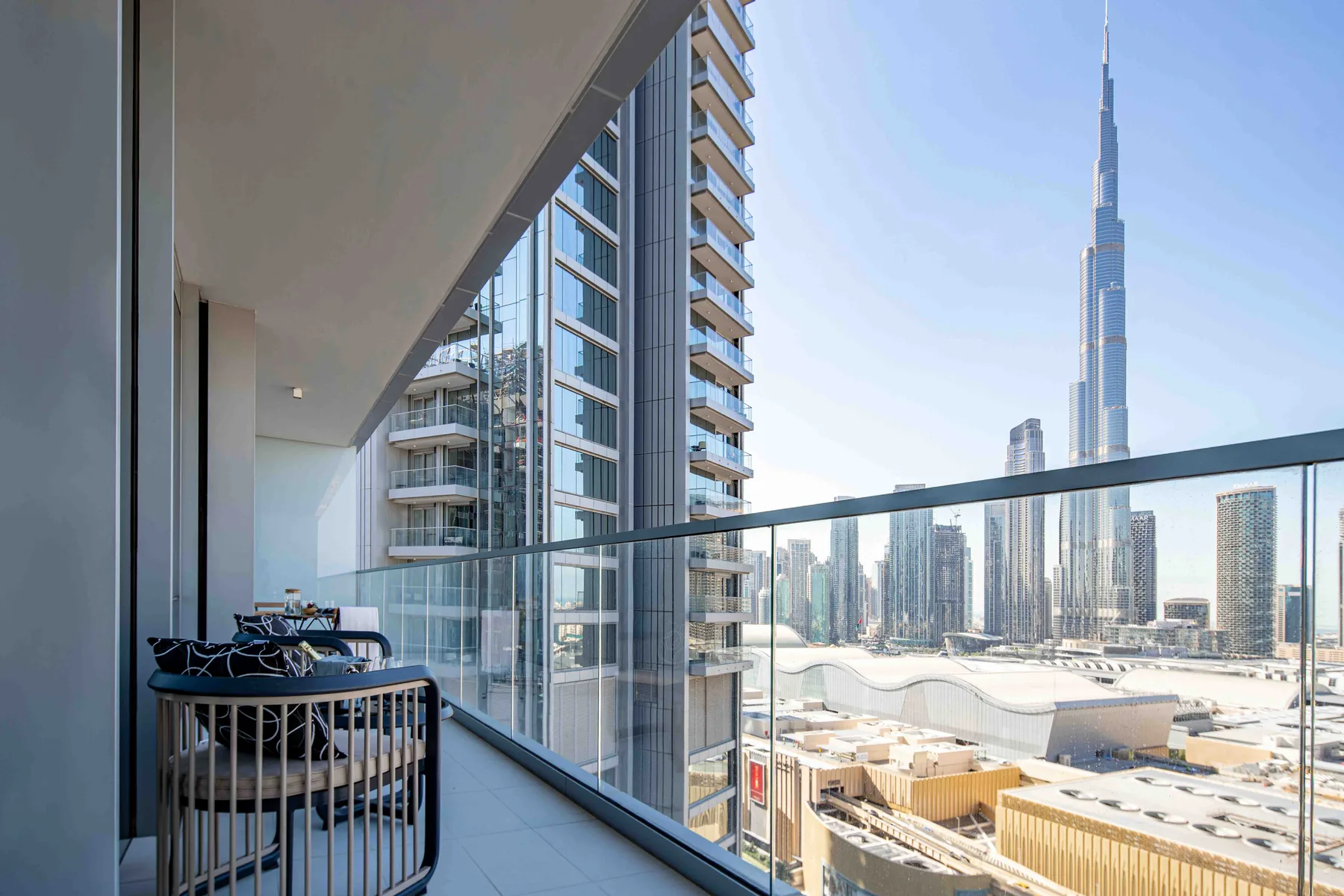 Balcón con vistas al Burj Khalifa
