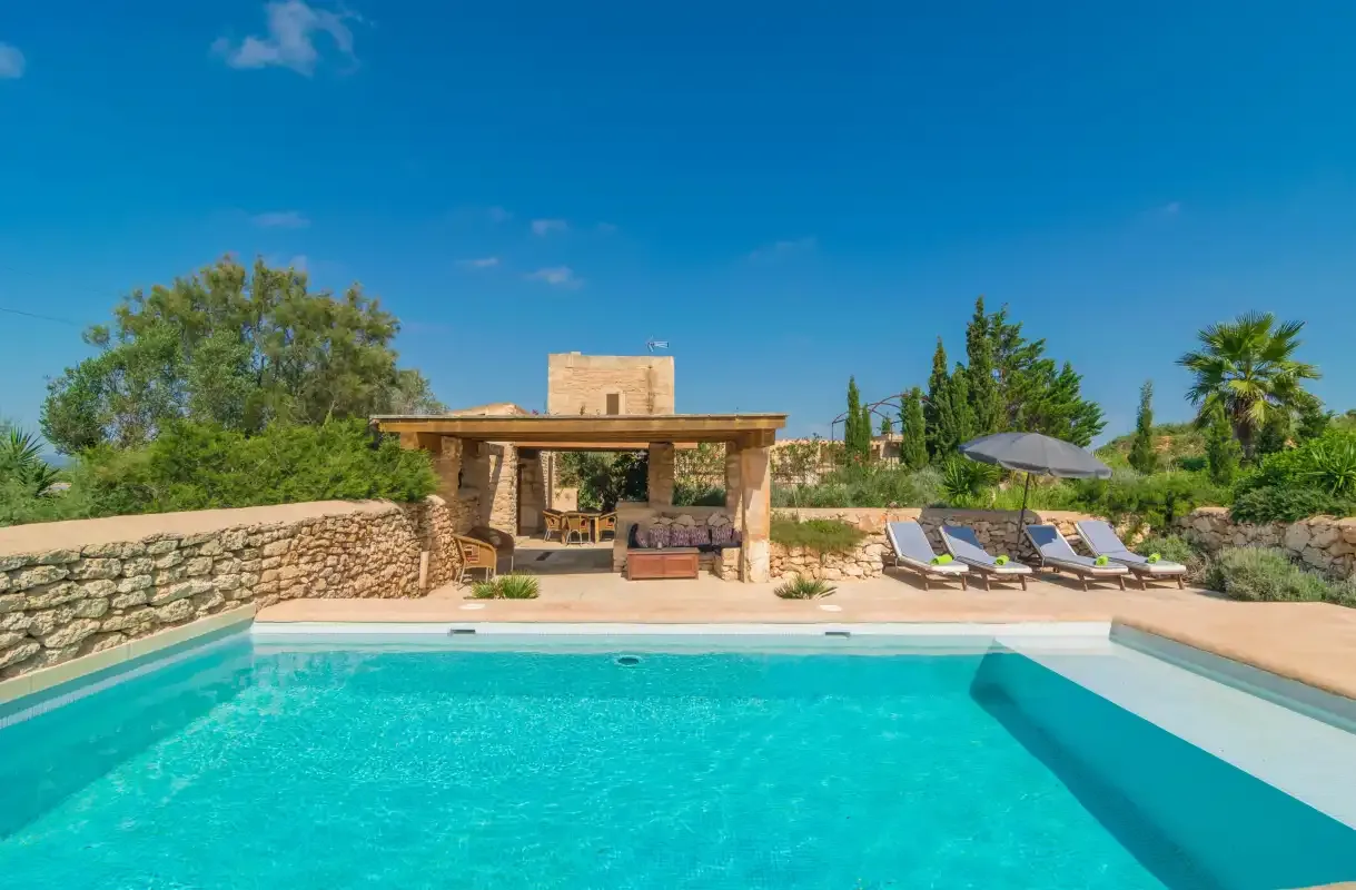 Holiday rentals in Villa es molí des trenc, Campos