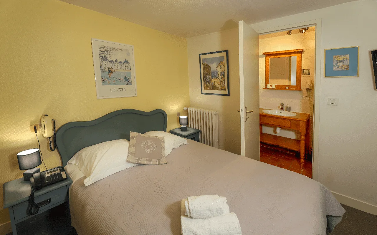 Room 05 — small room, second floor