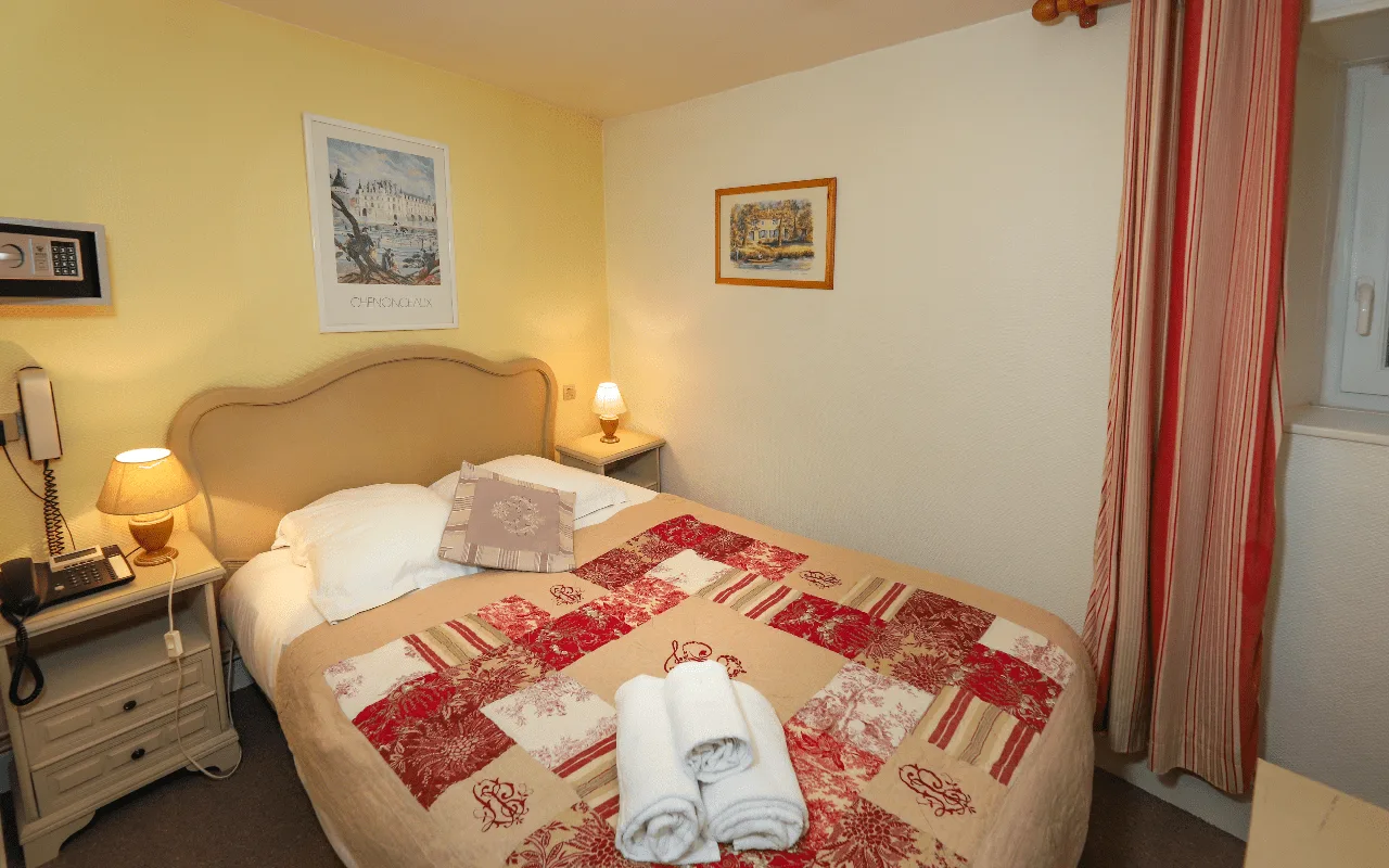 Room 06 — small room, second floor