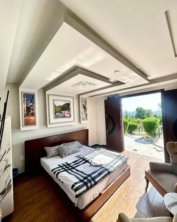 Habitación con cama king y terraza — foto 1
