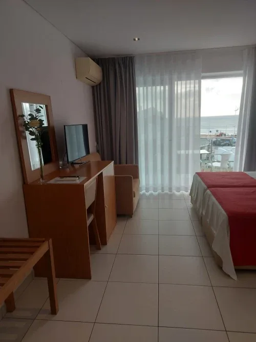 Superior twin room with sea view