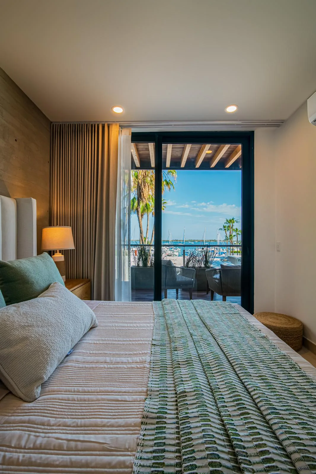 Stylish 2BR Apartment with Ocean View in La Paz