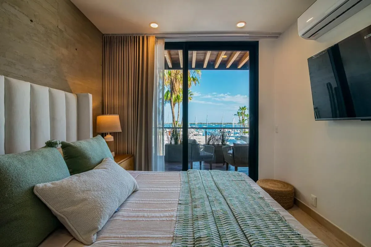 Stylish 2BR Apartment with Ocean View in La Paz