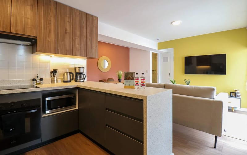Prime 2BR w/ Balcony in Miraflores
