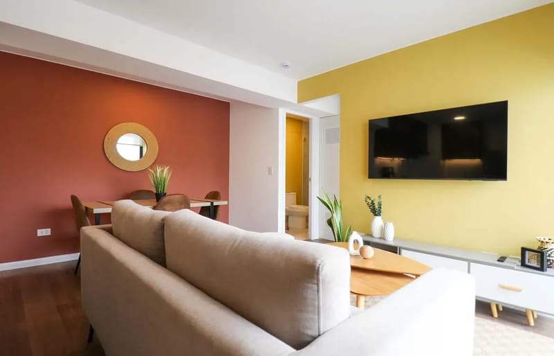 Prime 2BR w/ Balcony in Miraflores