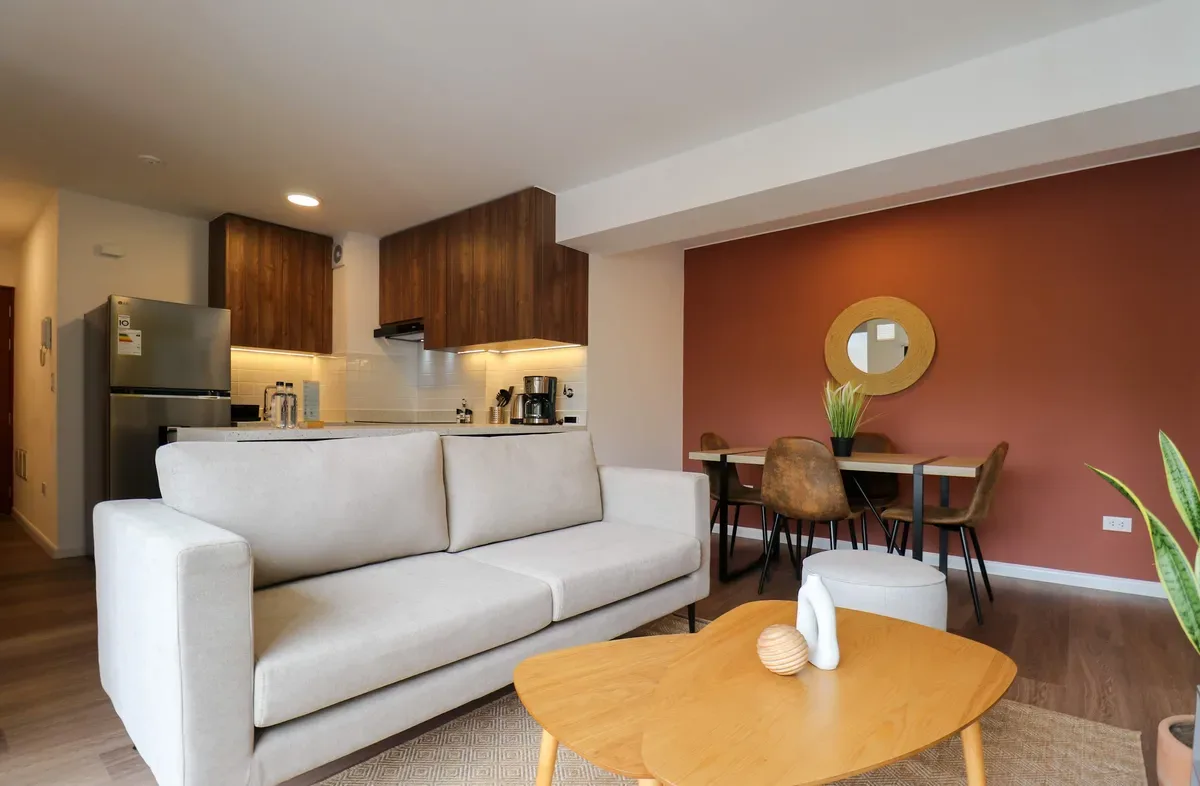 Prime 2BR w/ Balcony in Miraflores