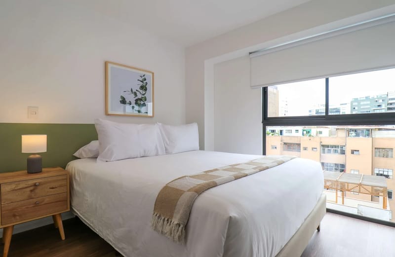 Prime 2BR w/ Balcony in Miraflores