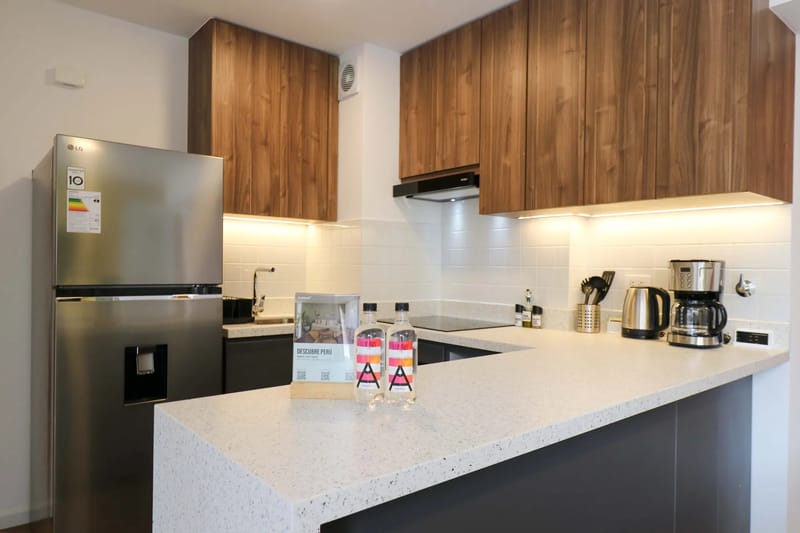 Prime 2BR w/ Balcony in Miraflores