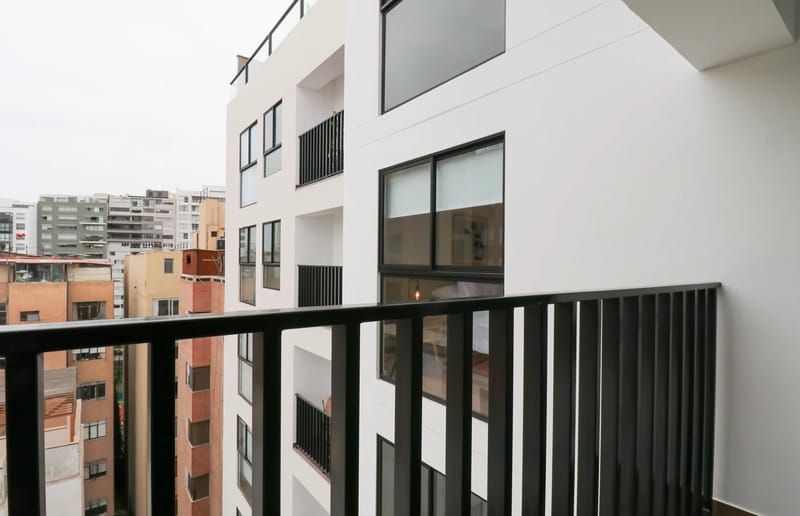 Prime 2BR w/ Balcony in Miraflores