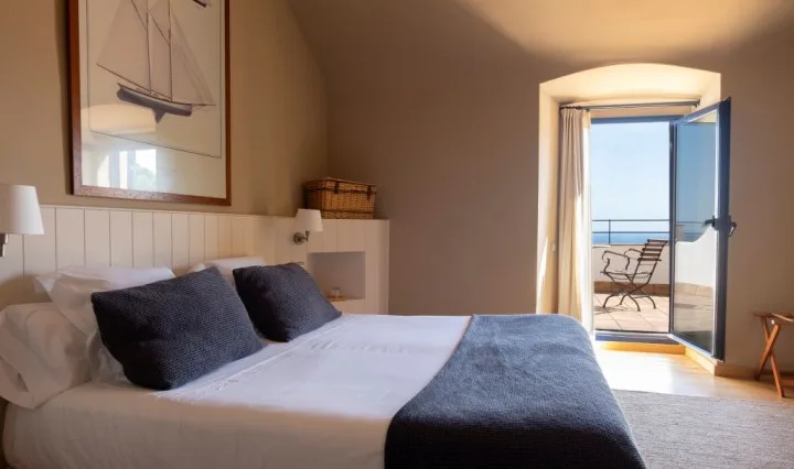 Guest room