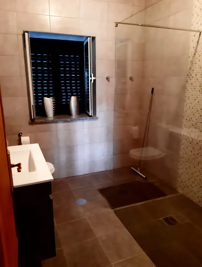 Bathroom of Room Azul