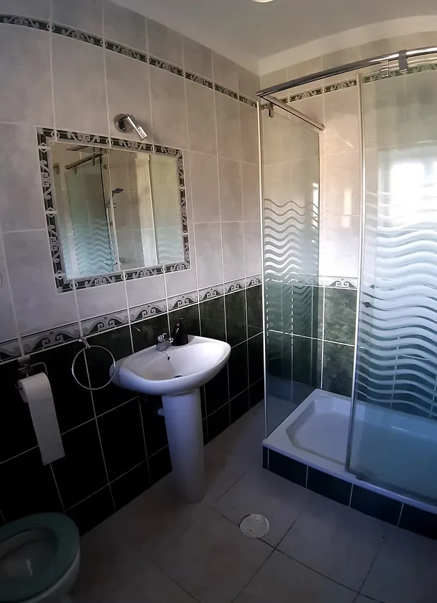 Bathroom of Room Verde