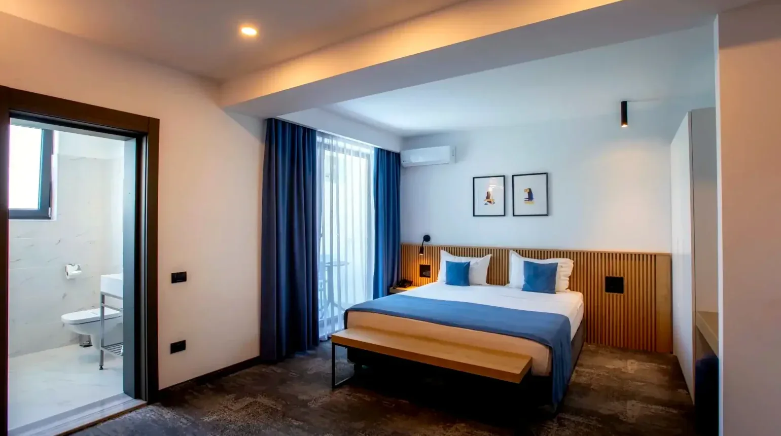 Superior King Room