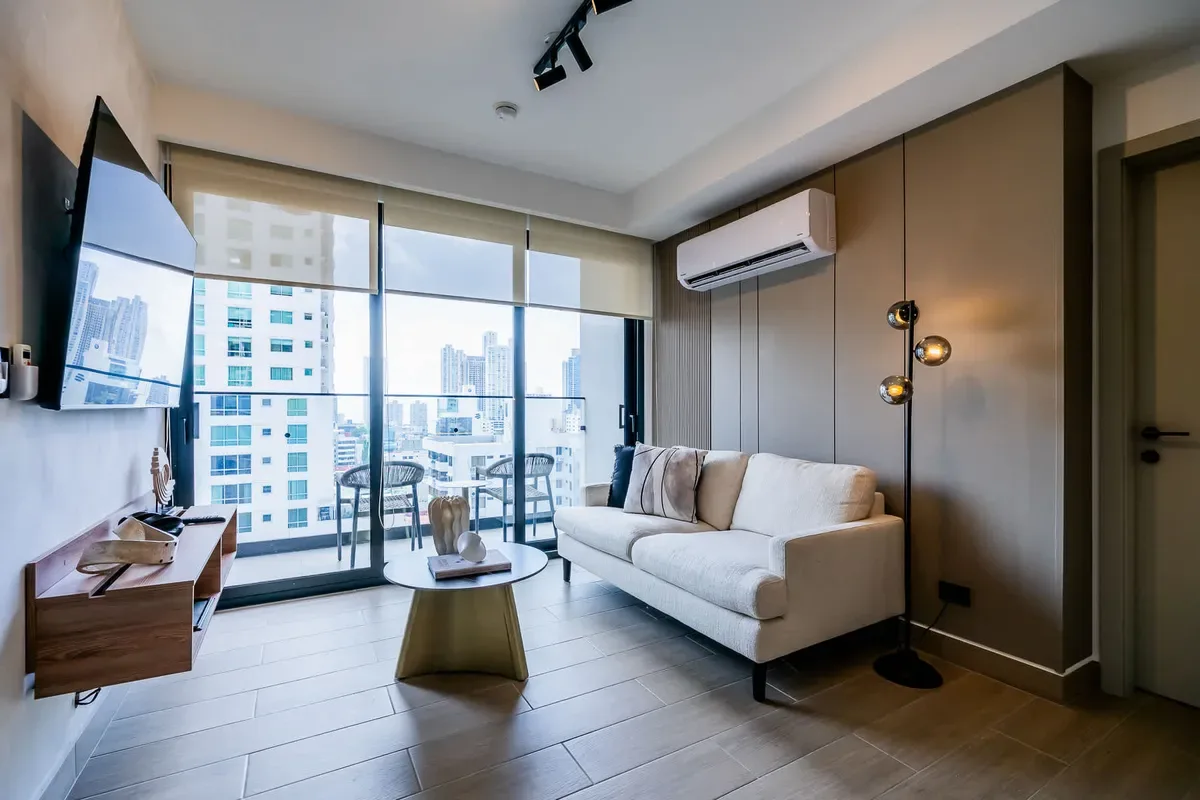Charming 2BR in San Francisco w/ Balcony