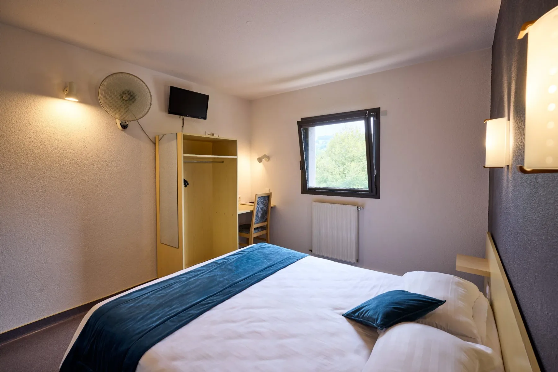 Habitación con cama king