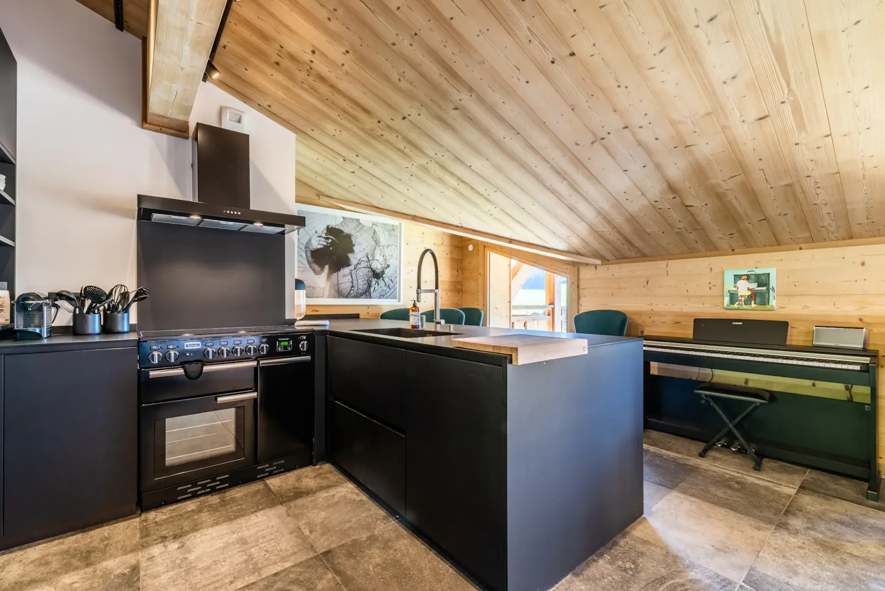 Cocina de diseño contemporáneo del apartamento familiar Tahoe en Les Gets