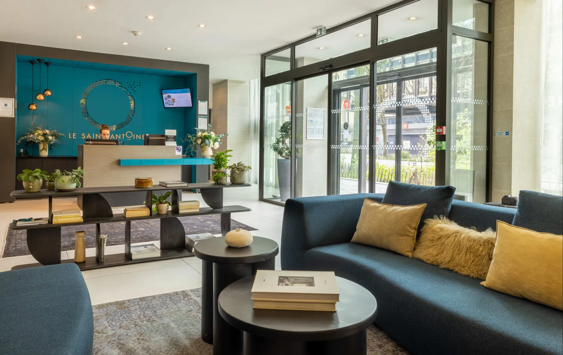 Servicios y espacios comunes del hotel.