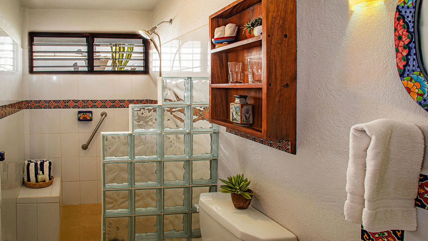 Dolores room