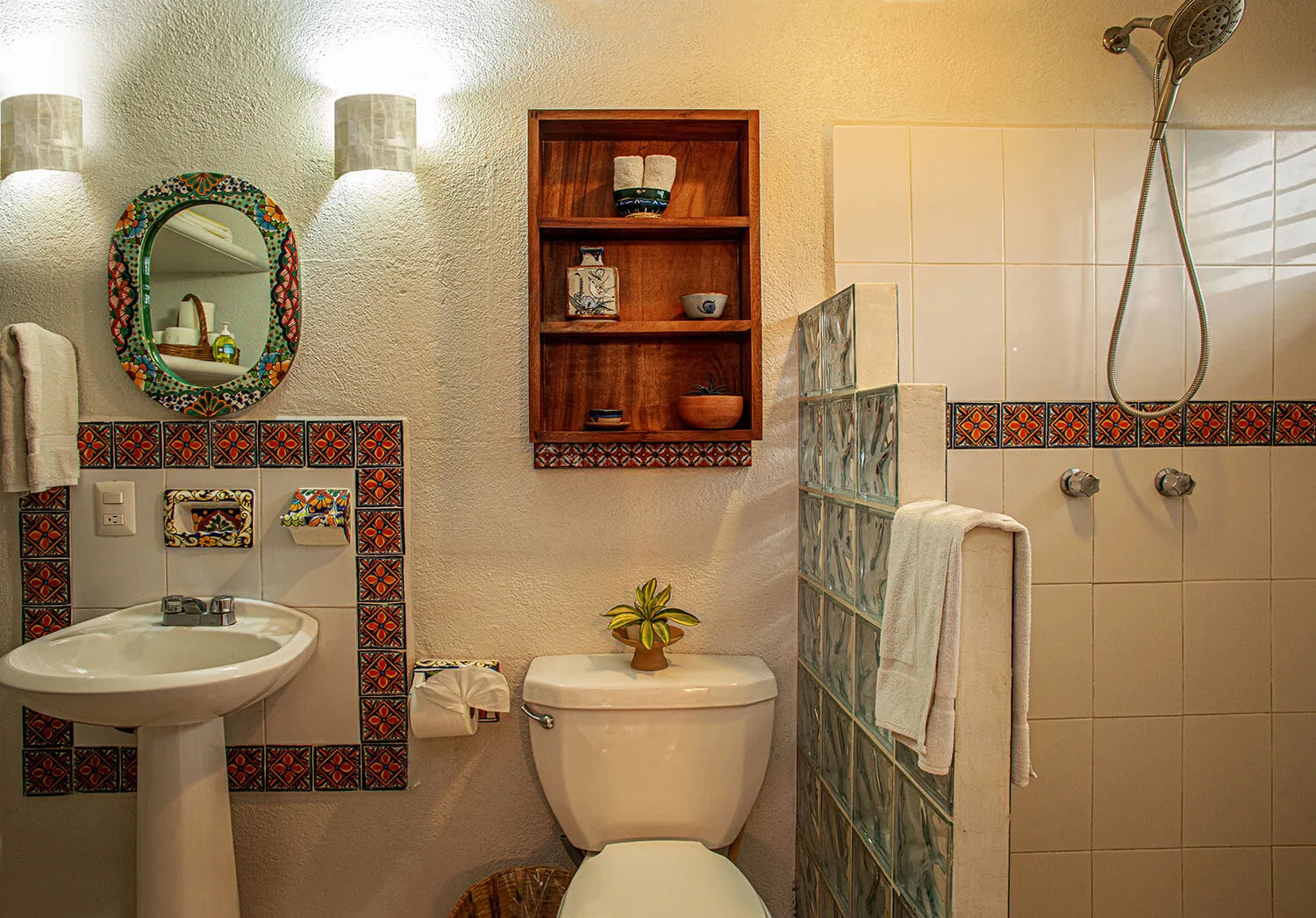 Inés room