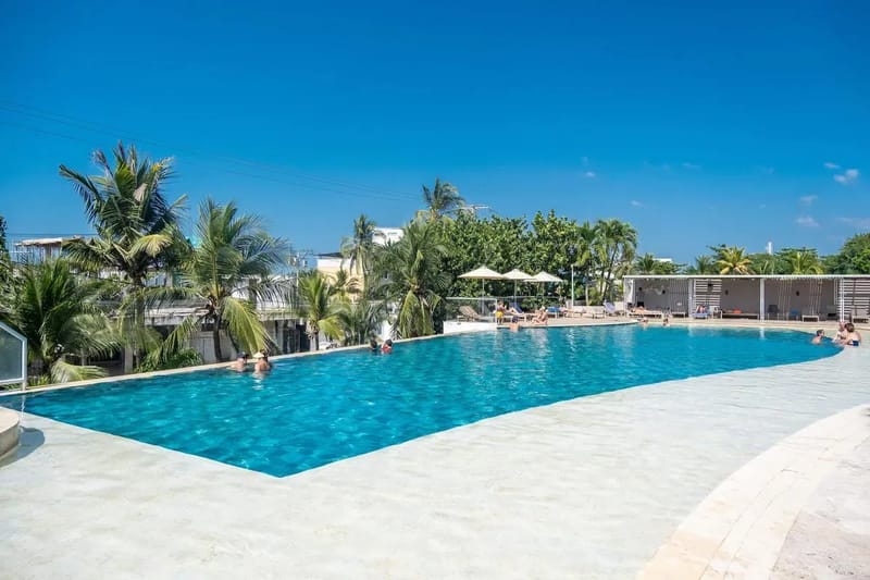 Comfy 2BR w/ Ocean View and Pool in CTG