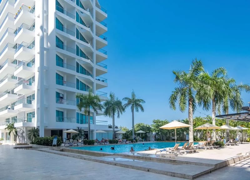 Comfy 2BR w/ Ocean View and Pool in CTG