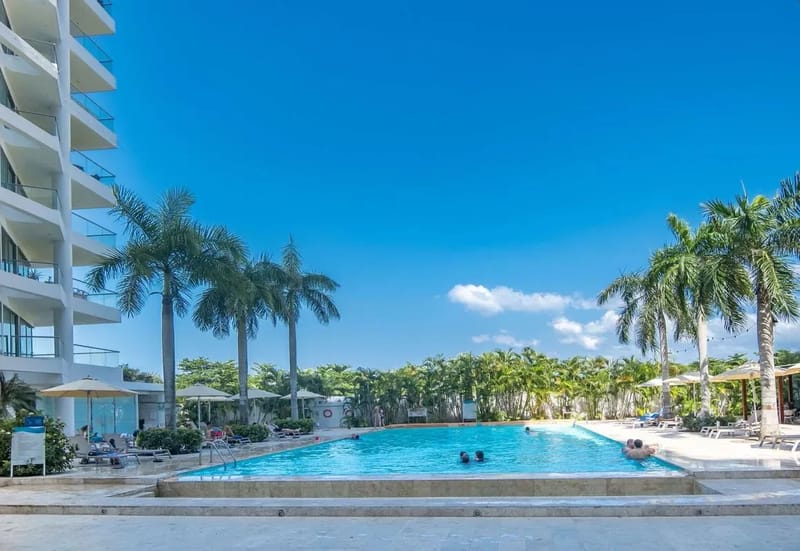 Comfy 2BR w/ Ocean View and Pool in CTG