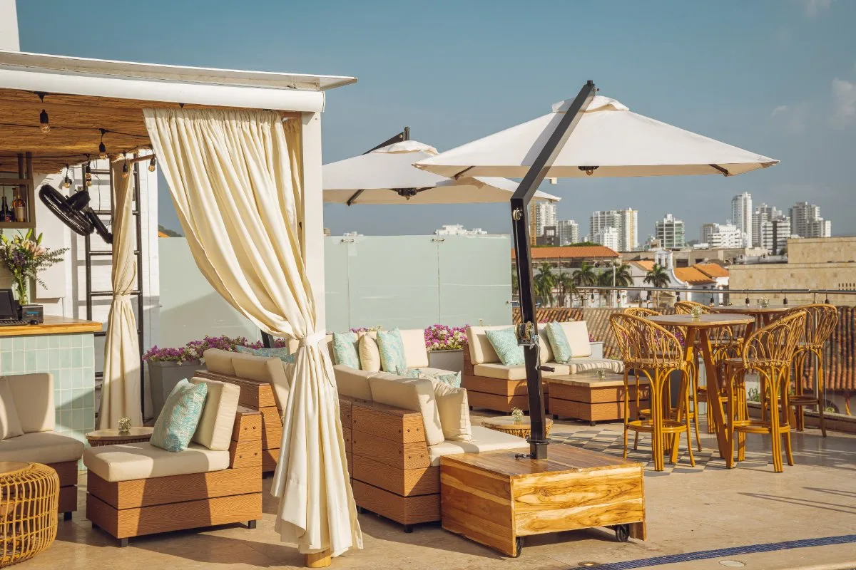 Zona de comedor en la terraza