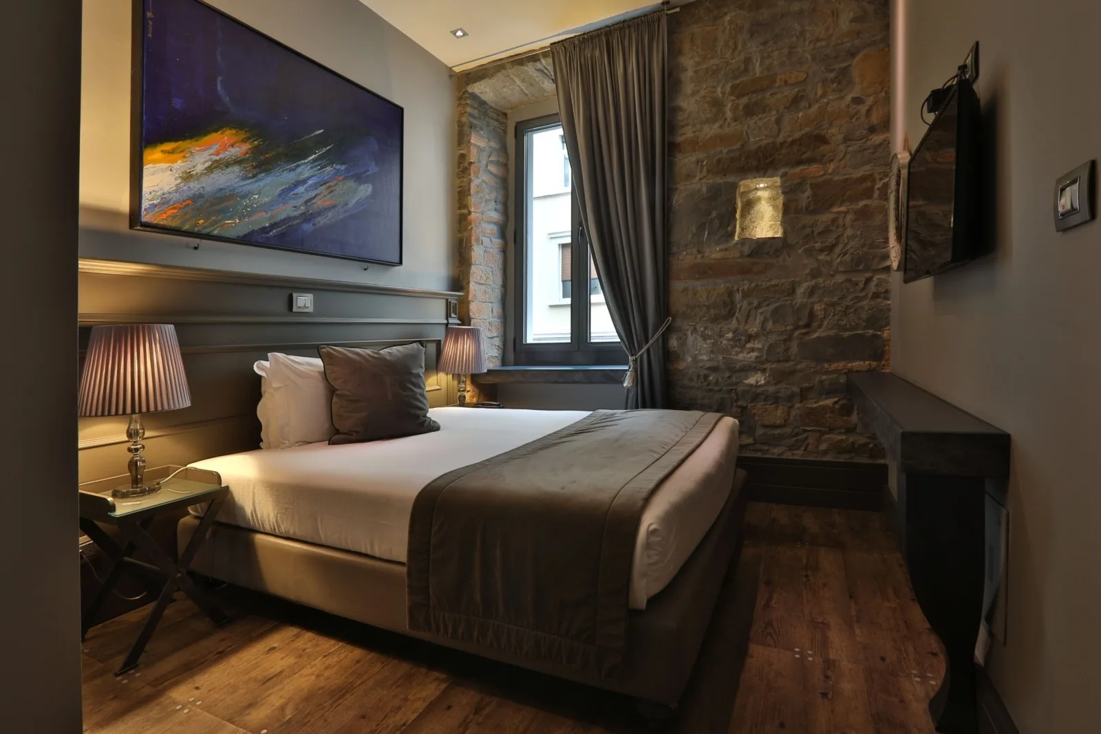 Single room with double bed