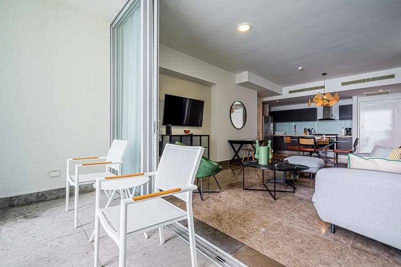 Luxury 1BR in Marbella w/ Balcony & View