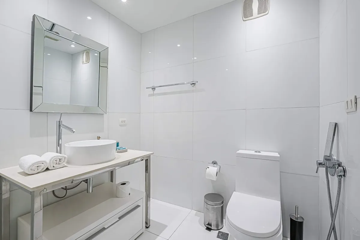 Luxury 1BR in Marbella w/ Balcony & View