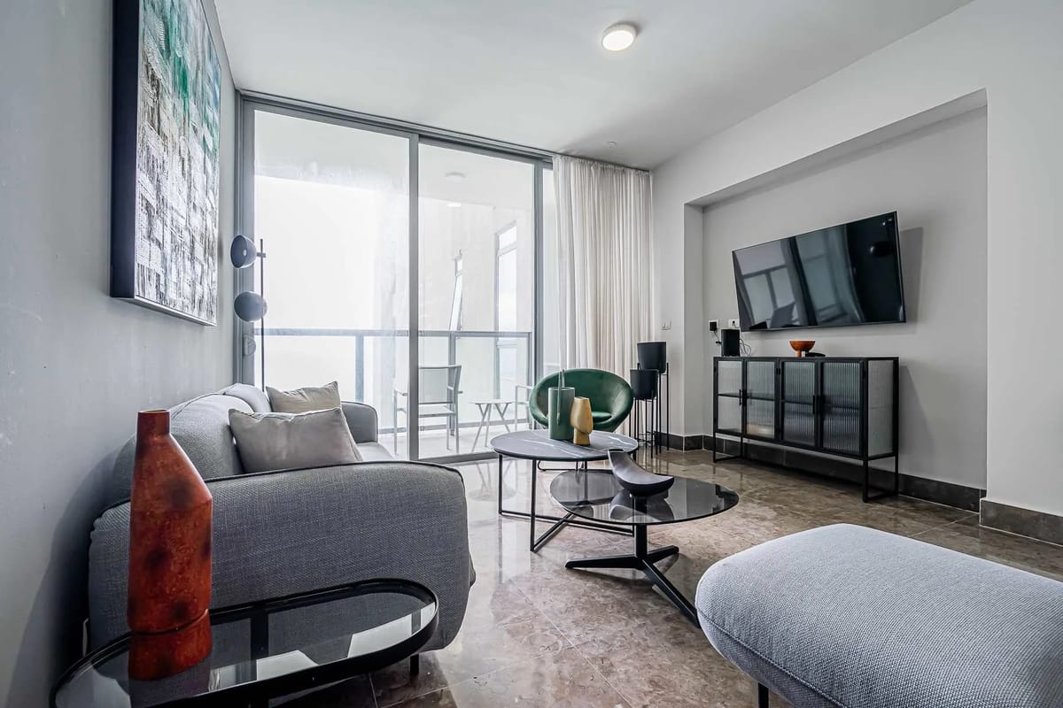 Luxury 1BR in Marbella w/ Balcony & View