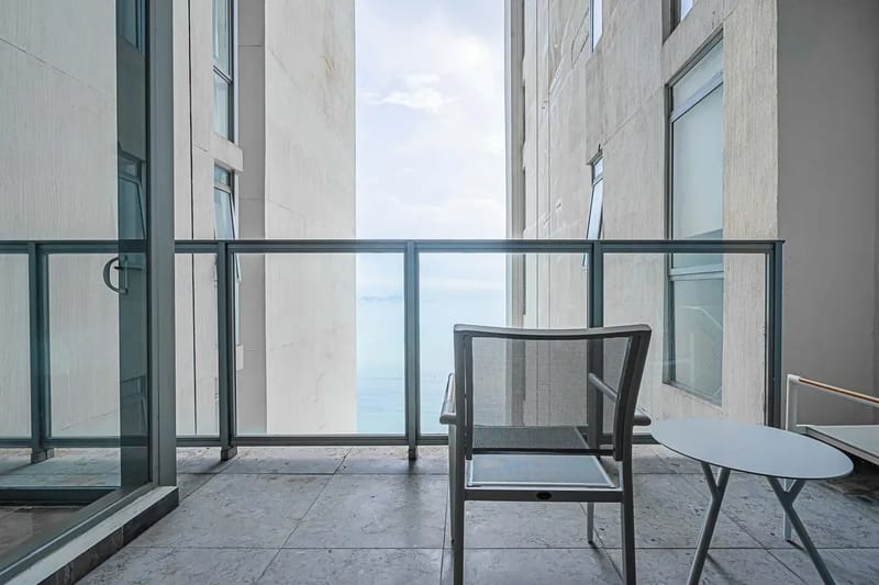 Luxury 1BR in Marbella w/ Balcony & View