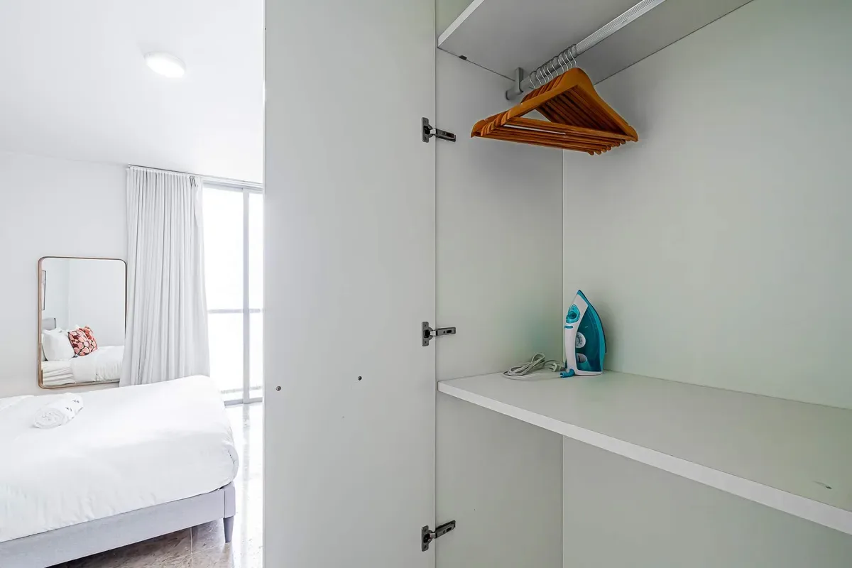 Luxury 1BR in Marbella w/ Balcony & View