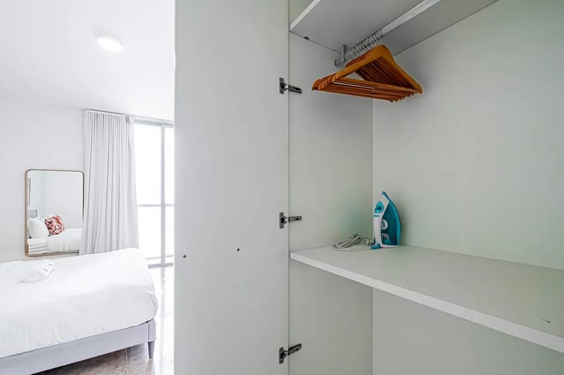 Luxury 1BR in Marbella w/ Balcony & View