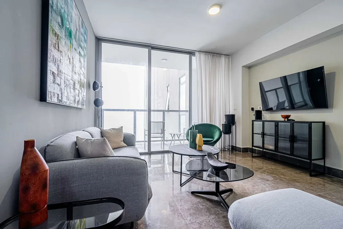 Luxury 1BR in Marbella w/ Balcony & View