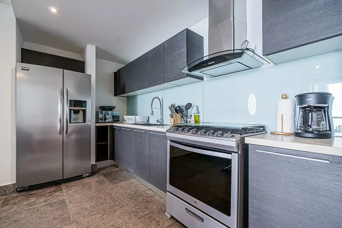 Luxury 1BR in Marbella w/ Balcony & View