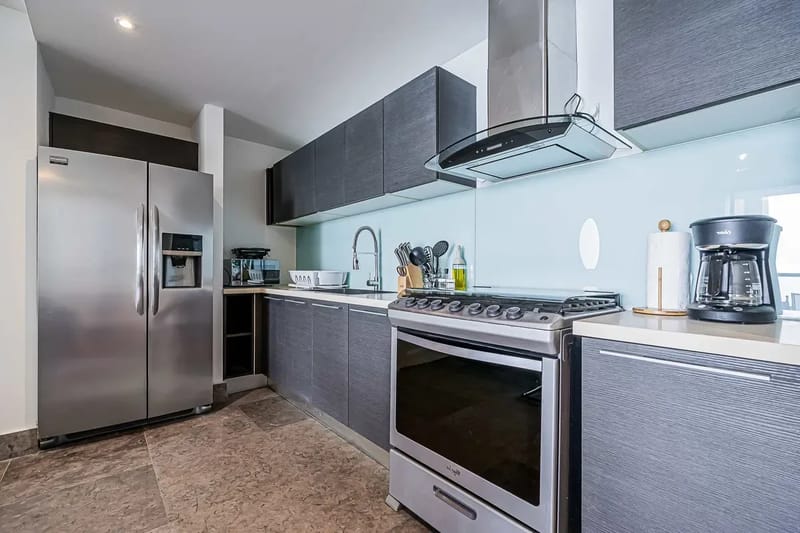 Luxury 1BR in Marbella w/ Balcony & View