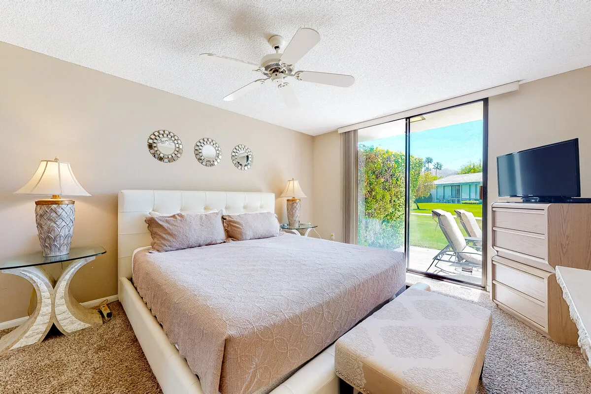 Palm Springs Condo, Sunrise Villas