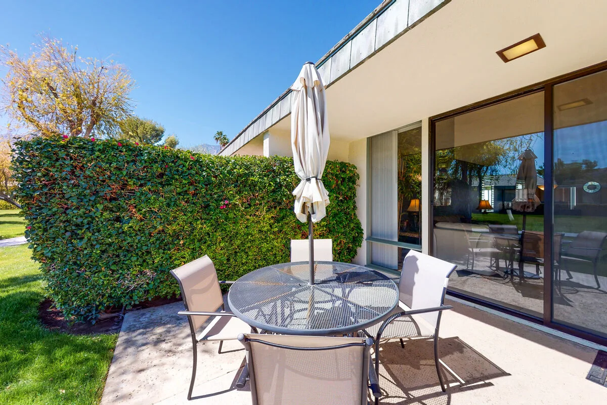 Palm Springs Condo, Sunrise Villas