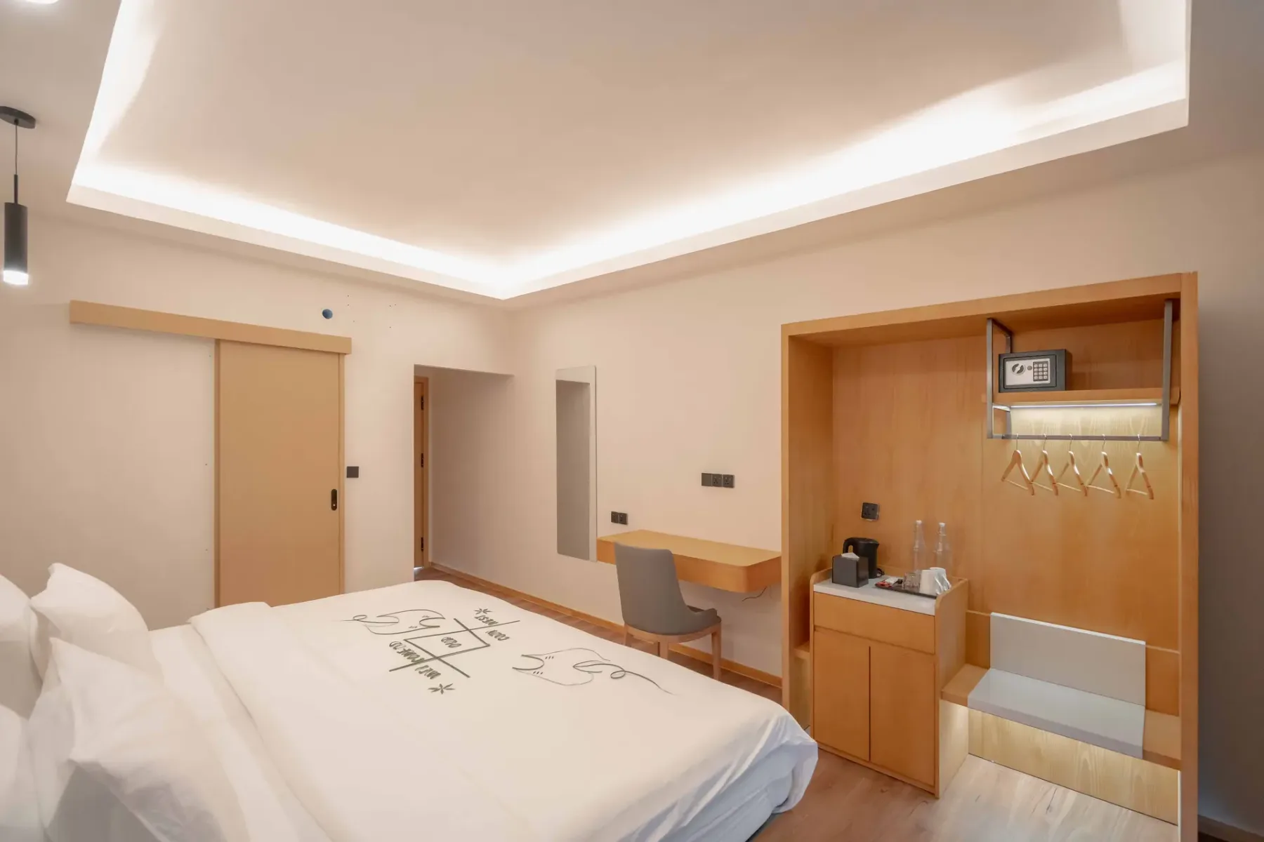 Premier room