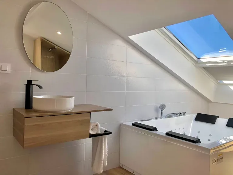 Habitación Monte Pindo con jacuzzi privado.