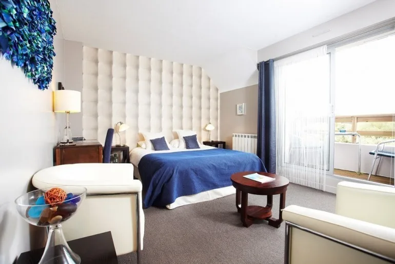 Mini-suite