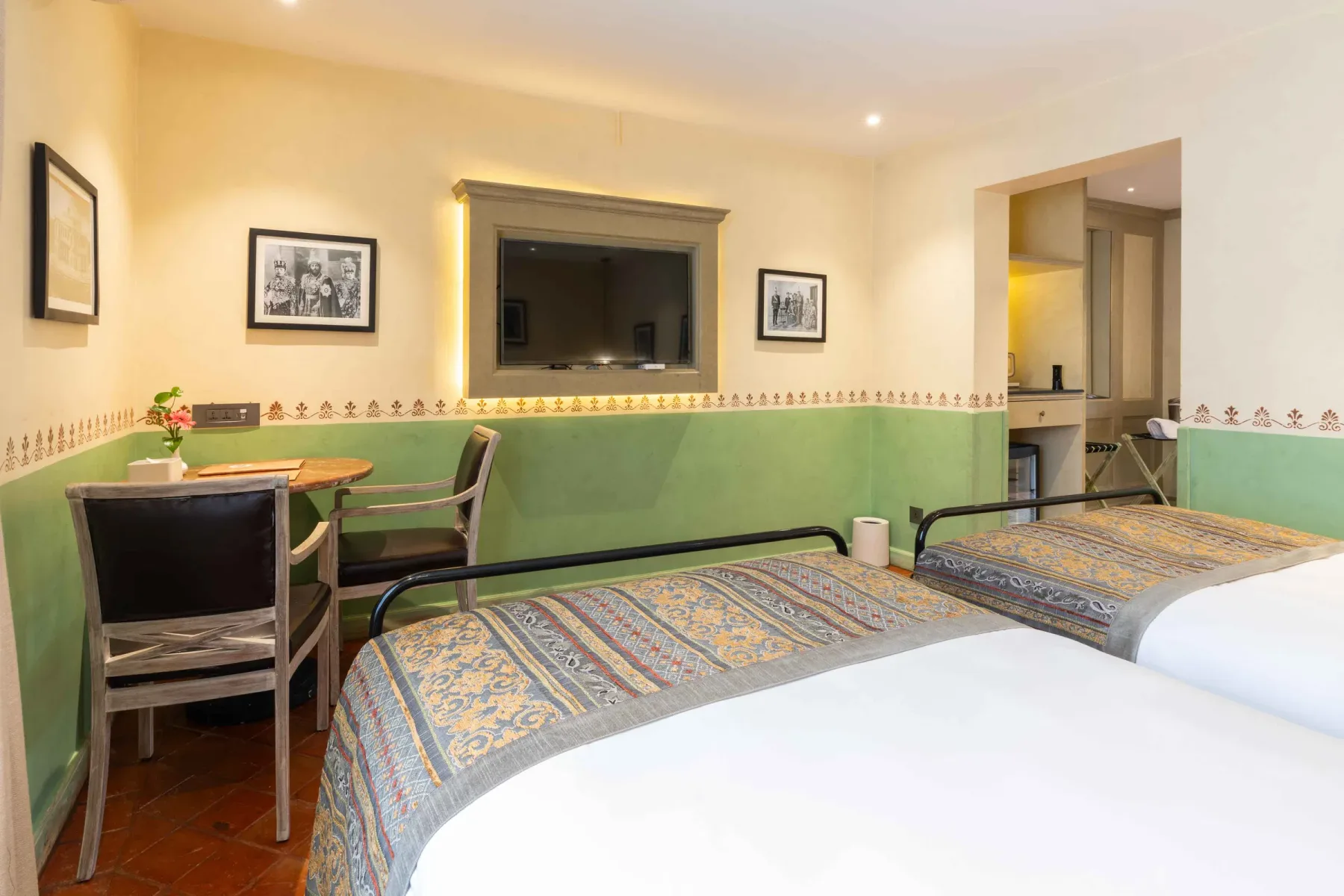 Classic Deluxe Room in twin configuration.