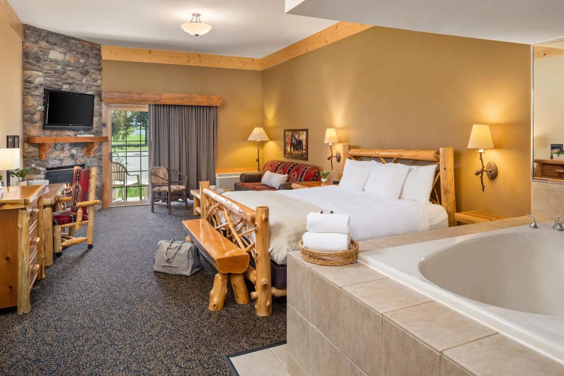 King whirlpool suite