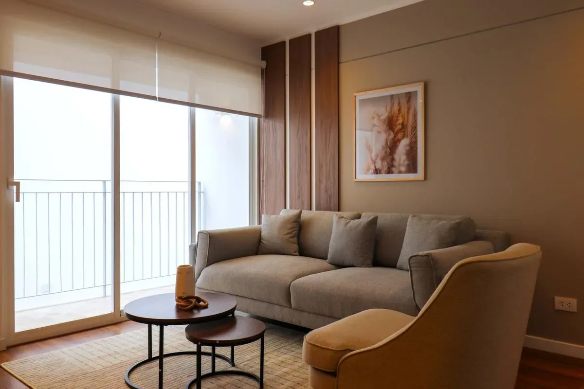 Premium 2BR with Balcony in Top San Isidro