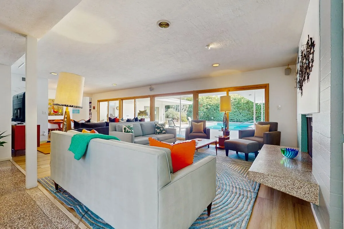 Oscar Mayer House - 1050