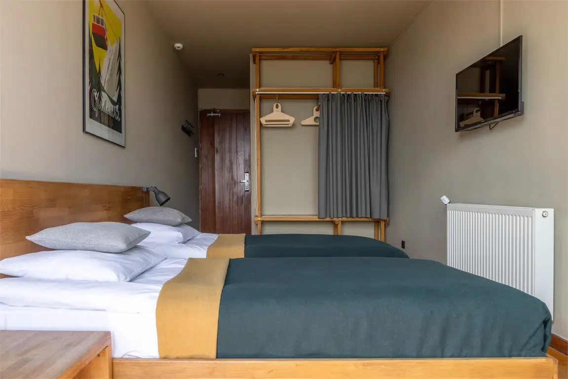 Guest room