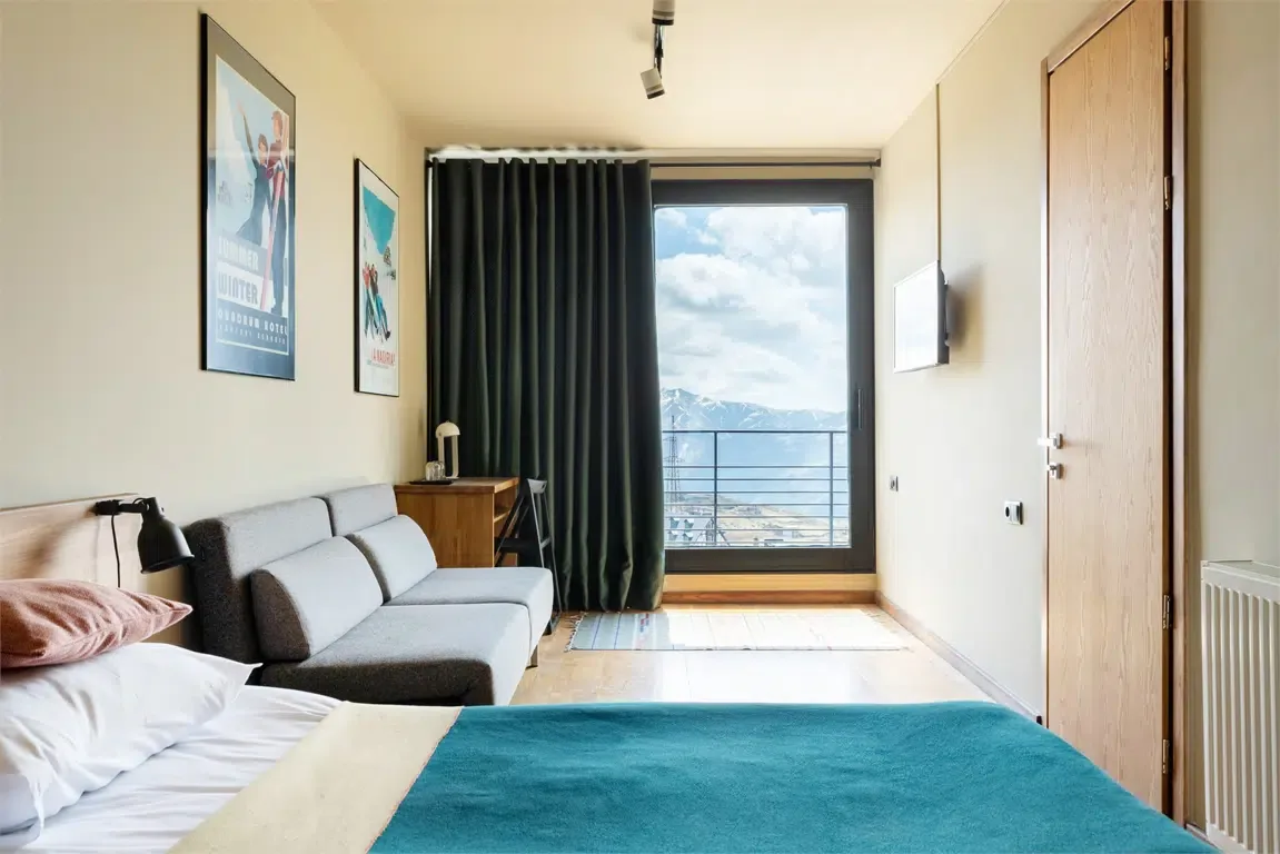 Guest room