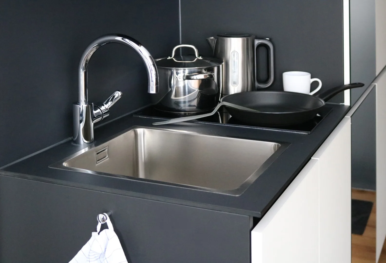 Instalaciones para cocinar en la habitación.